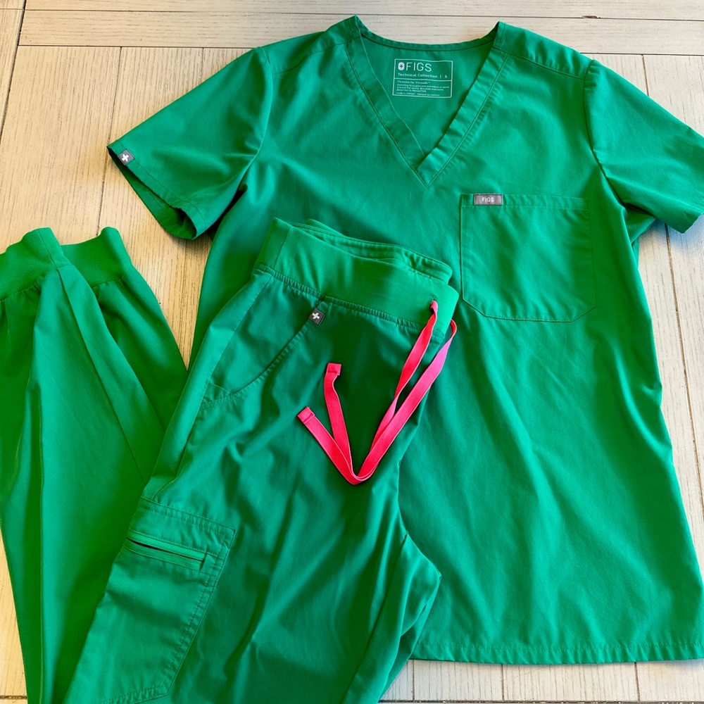 Figs Green Scrub Set